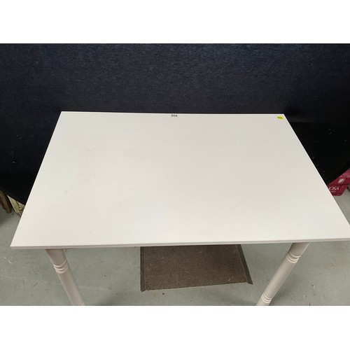 450 - MODERN WHITE KITCHEN TABLE H29” W39”D27”