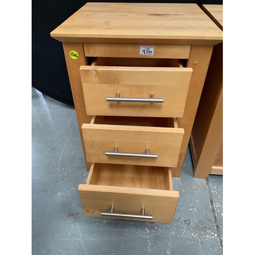 456 - MODERN BEECH 3 DRAWER BEDSIDE CHEST AND MATCHING BEDSIDE CABINET WITH SINGLE DRAWER OVER SINGLE DOOR... 