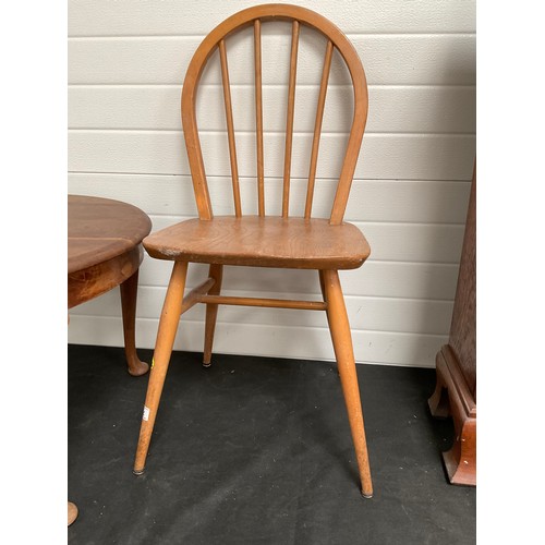 476 - VINTAGE WALNUT VENEERED COFFEE TABLE ON CABRIOLE LEGS  H18” DIA26” AND ERCOL KITCHEN CHAIR A/F