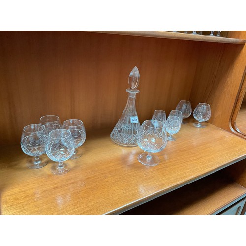 485 - COLLECTION OF GLASSWARE TO INCLUDE JUGS,DECANTER,VASES ,GLASSES ETC