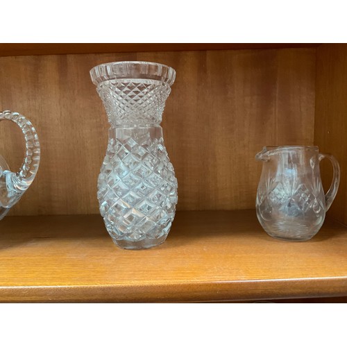 485 - COLLECTION OF GLASSWARE TO INCLUDE JUGS,DECANTER,VASES ,GLASSES ETC