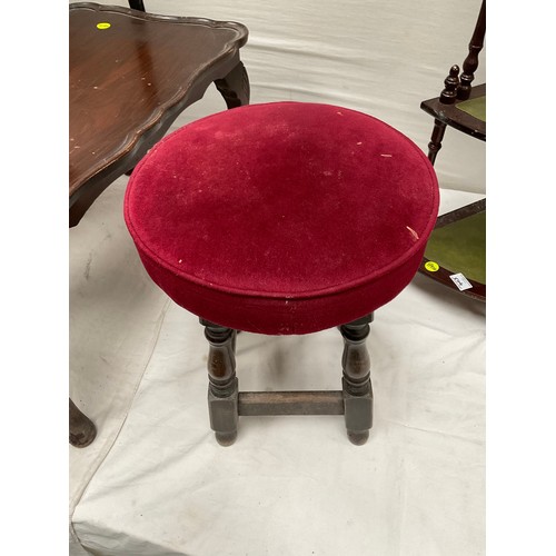 504 - MAHOGANY COFFEE TABLE, WOT NOT, BAR STOOL AND UPHOLSTERED CHAIR