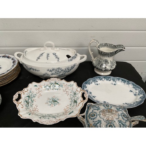 516 - BOX OF VICTORIAN CHINA TO INCLUDE TUREENS,TARZA’S,JUGS ETC