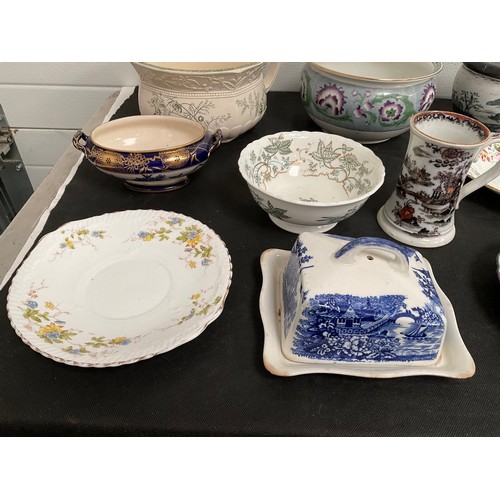 518 - BOX OF VICTORIAN AND LATER CHINA TO INCLUDE CHAMBER POTS,CHEESE DISH ETC