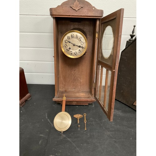 521 - BOX OF CLOCKS (3) CATHEDRAL CLOCK,MANTLE CLOCK AND WALL CLOCK A/F