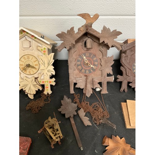 523 - BOX OF CUCKOO CLOCKS (5) A/F