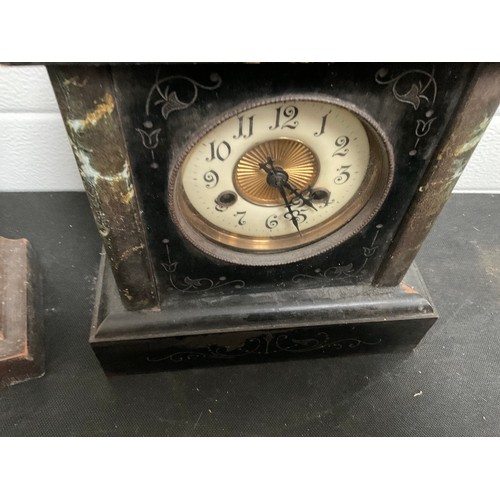 524 - BOX OF MANTLE CLOCKS (6) A/F