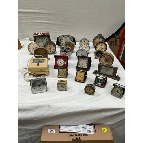 533 - BOX OF CLOCKS (24) INCLUDING ALARM CLOCKS ETC