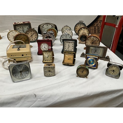 533 - BOX OF CLOCKS (24) INCLUDING ALARM CLOCKS ETC