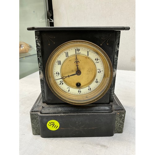 536 - LARGE VICTORIAN MARBLE CLOCK (NO KEY OR PENDULUM)
2 VICTORIAN SMALLER MARBLE CLOCKS (1 WITH KEY AND ... 