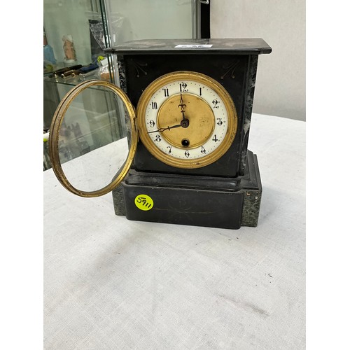 536 - LARGE VICTORIAN MARBLE CLOCK (NO KEY OR PENDULUM)
2 VICTORIAN SMALLER MARBLE CLOCKS (1 WITH KEY AND ... 