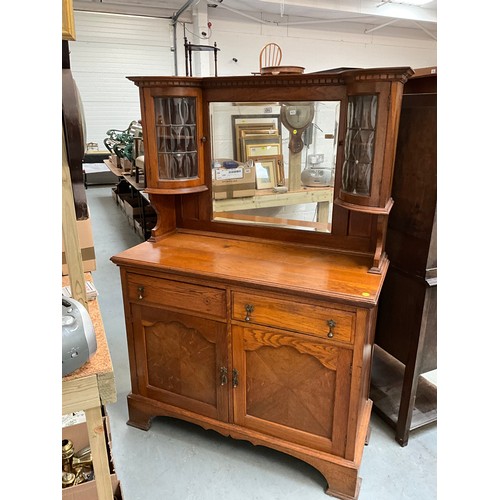 537 - VINTAGE GOLDEN OAK MIRROR BACKED SIDEBOARD TOP WITH CENTRAL MIRROR FLANKED BY LEADED GLASS CABINETS,... 