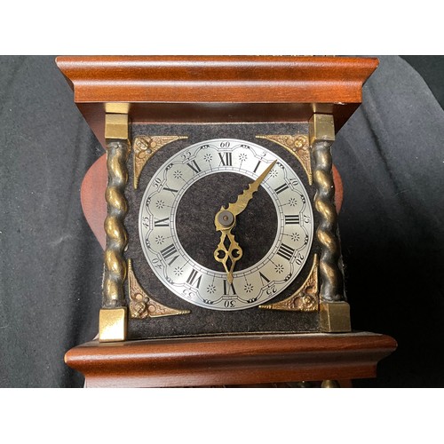 40 - REPRODUCTION MAN OF THE WORLD WALL CLOCK