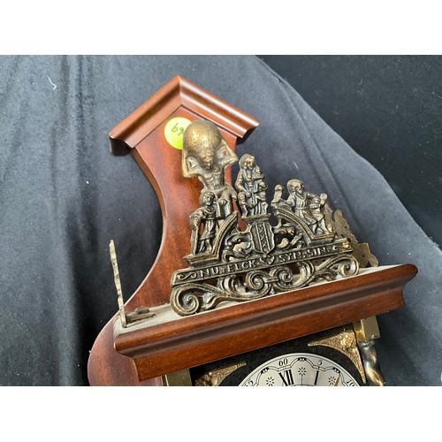 40 - REPRODUCTION MAN OF THE WORLD WALL CLOCK