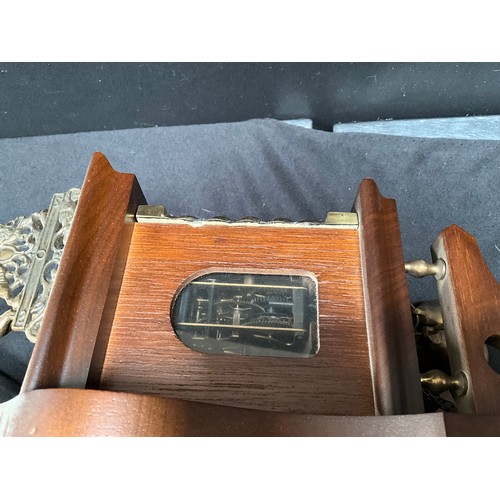 40 - REPRODUCTION MAN OF THE WORLD WALL CLOCK