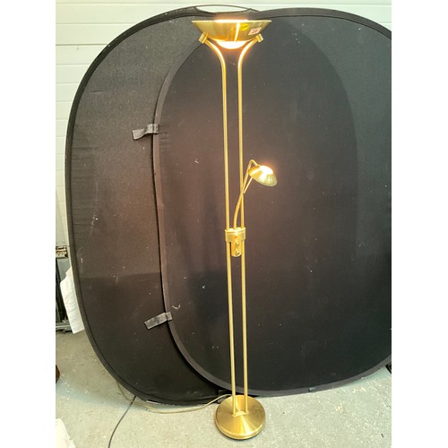 28 - A MODERN BRASS EFFECT UPLIGHTER COMPLETE WITH READING LAMP AND DIMMER SWITCHES. H71