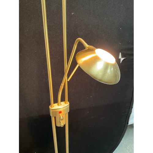 28 - A MODERN BRASS EFFECT UPLIGHTER COMPLETE WITH READING LAMP AND DIMMER SWITCHES. H71