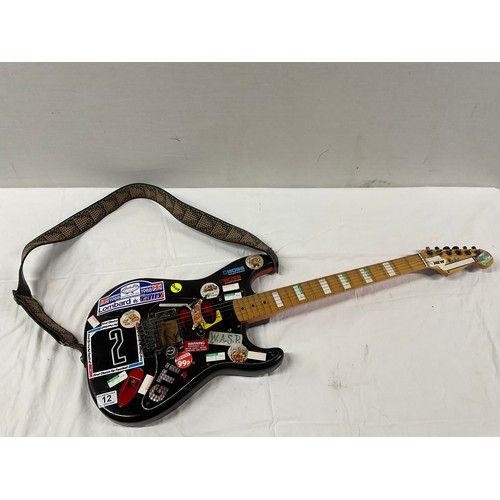 12 - SIX STRING ELECTRIC GUITAR A-F