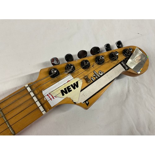 12 - SIX STRING ELECTRIC GUITAR A-F