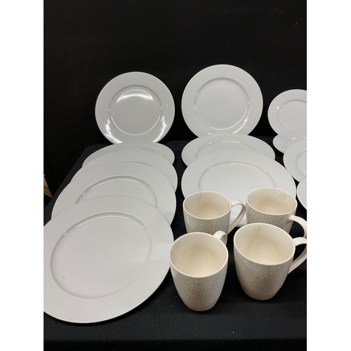 19 - BOX OF DUNELM DINNERWARE TO INCLUDE DINNER PLATES , BOWLS ETC