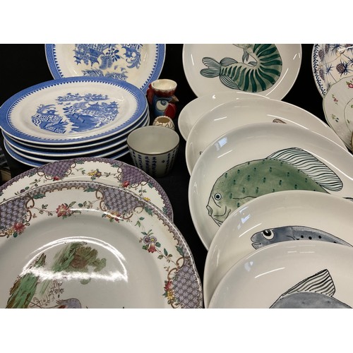 31 - TWO BOXES OF CHINA TO INCLUDE ROYAL WORCESTER , MINTONS ETC