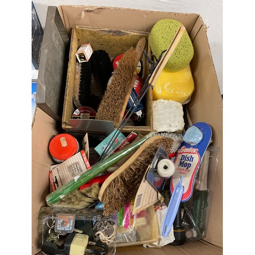 32 - BOX OF ODDS TO INCLUDE SODA SYPHON, DUSTPAN , BRUSH , SNOWGLOBE , CLOCK ETC