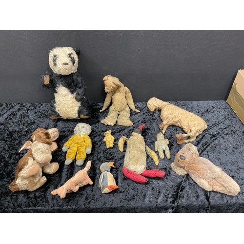 50 - BOX OF VINTAGE TOYS TO INCLUDE JOINTED PANDA, CAT WITH GLASS EYES, STRAW FILLED SHEEP ETC A-F