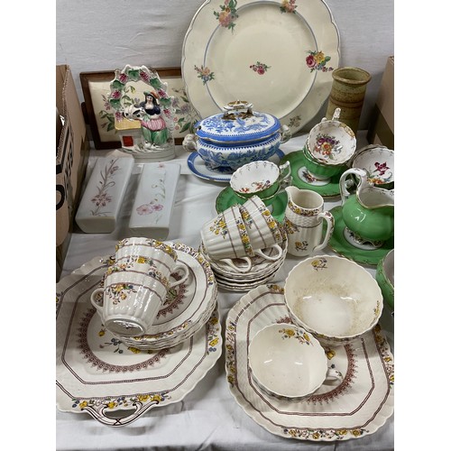 43 - TWO BOXES OF CHINA TO INCLUDE A STAFFORDSHIRE FLATBACK FIGURE , GRINDLEY LARGE PLATE, CUPS ETC