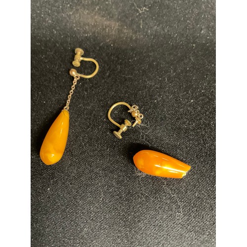 81 - TWO AMBER NECKLACES AND A PAIR OF EARINGS A/F TOTAL WEIGHT 45.2G