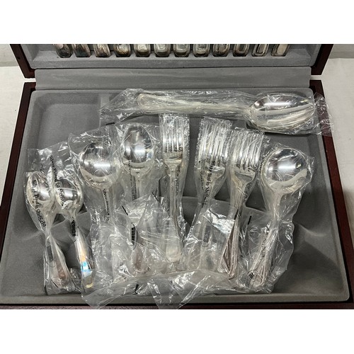 314 - VINERS 44 PIECE CANTEEN OF CUTLERY.