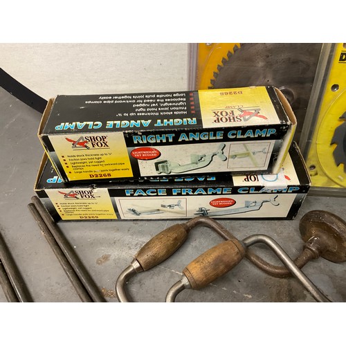 333 - BOX OF TOOLS TO INCLUDE SPRAY GUN, SAW BLADES ETC