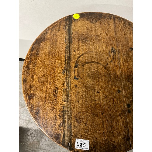 485 - GEORGIAN  OAK PEDASTAL CANDLE TABLE A/F H26” DIA19”