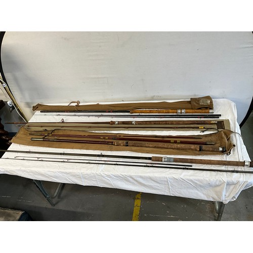 483 - FISHING BOX TO INCLUDE QUANTITY OF FISHING REELS, FLOATS AND A FISHING BAG TO INCLUDE FISHING RODS E... 