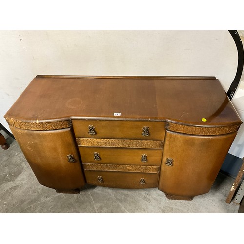 487 - RETRO OAK VENEERED SIDEBOARD WITH CENTRAL DRAWERS FLANKED BY 2 DOORS A/F H35