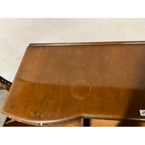 487 - RETRO OAK VENEERED SIDEBOARD WITH CENTRAL DRAWERS FLANKED BY 2 DOORS A/F H35