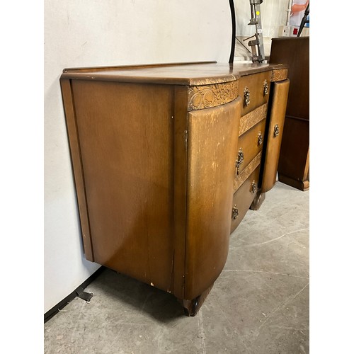 487 - RETRO OAK VENEERED SIDEBOARD WITH CENTRAL DRAWERS FLANKED BY 2 DOORS A/F H35