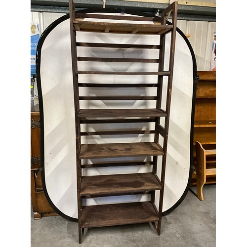 494 - OAK GALLERY BOOK CASE A/F AND A PAINTED FOLDING OPEN BOOK SHELF A/F