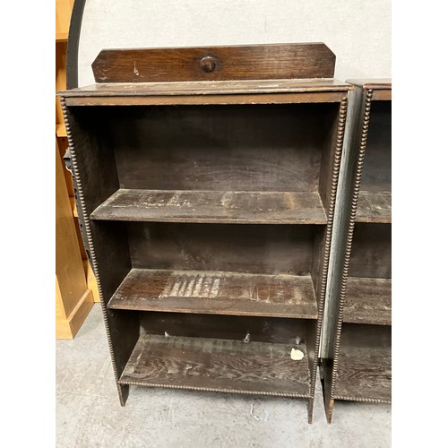 499 - VINTAGE THREE THREE TIER OAK BOOK SHELVES WITH BOBBIN TO FRONT H37