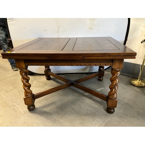 515 - VINTAGE OAK BARLEY TWIST STRETCHERED PEDASTAL EXTENDING DINING TABLE H30
