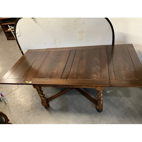 515 - VINTAGE OAK BARLEY TWIST STRETCHERED PEDASTAL EXTENDING DINING TABLE H30