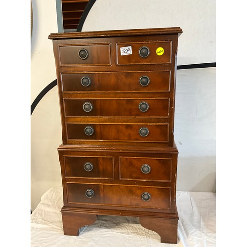 529 - REPRODUCTION MAHOGANY MINIATURE CHEST ON CHEST WITH EIGHT DRAWERS A/F