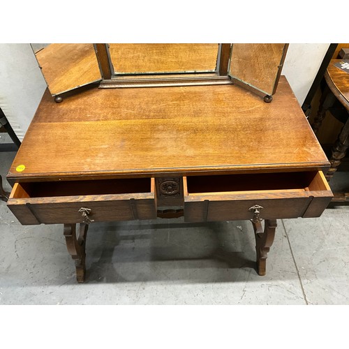 526 - VINTAGE OAK STRETCHERED DRESSING TABLE WITH TRIPLE MIRROR TO TOP AND TWO DRAWERS TO BASE A/F