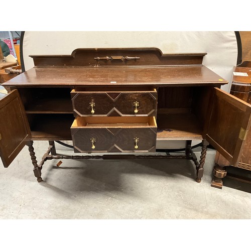 532 - VINTAGE OAK BARLEY TWIST WITH STRETCHERED BASE TWO DRAW FLANKED BY TWO DOORS SIDEBOARD A/F