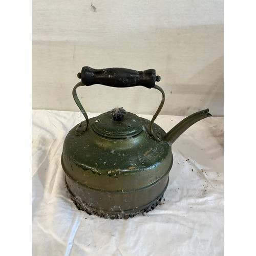 534 - VICTORIAN COPPER COAL SCUTTLE AND A VINTAGE COPPER KETTLE A/F