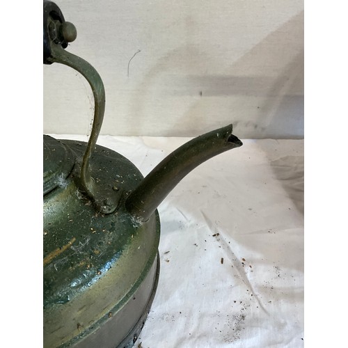 534 - VICTORIAN COPPER COAL SCUTTLE AND A VINTAGE COPPER KETTLE A/F