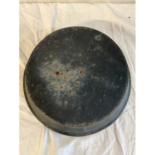 533 - VINTAGE HEAVY CAST IRON  SKILLET BOWL