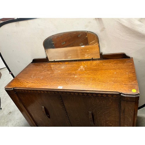 536 - VINTAGE OAK MIRROR BACKED  STRETCHERED BASE TWO DOOR SIDEBOARD WITH THREE DRAWERS TO INTERIOR AND CA... 