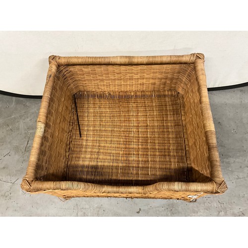 540 - VINTAGE WICKER DOG BASKET A/F