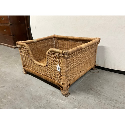 540 - VINTAGE WICKER DOG BASKET A/F
