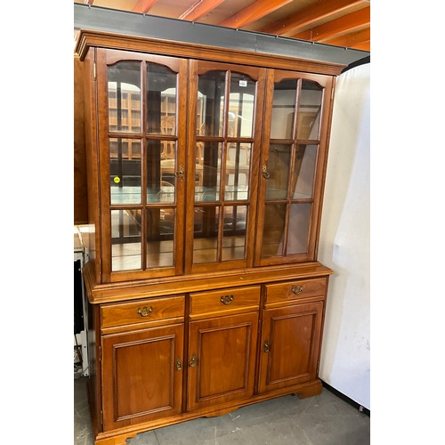 422 - LARGE MODERN TEAK DRESSER WITH GLAZED TOP OVER 3 DRAWERS AND 3 DOORS H 74’ W 54’ D 18’